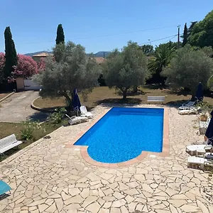 Les Palmiers Pensión Le Muy